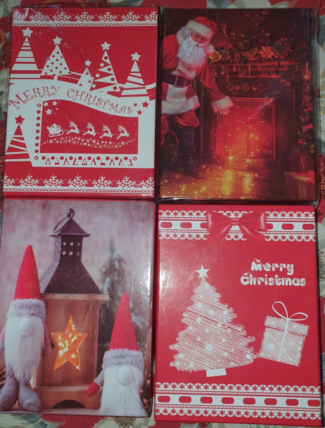 SCATOLA CON MUSICA NATALE + STROFINACCIO MIS. 50X70 CM